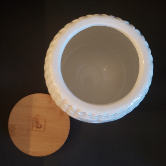 BE ONE BREED CERAMIC Paw COOKIE JAR - Picture 5 of 7